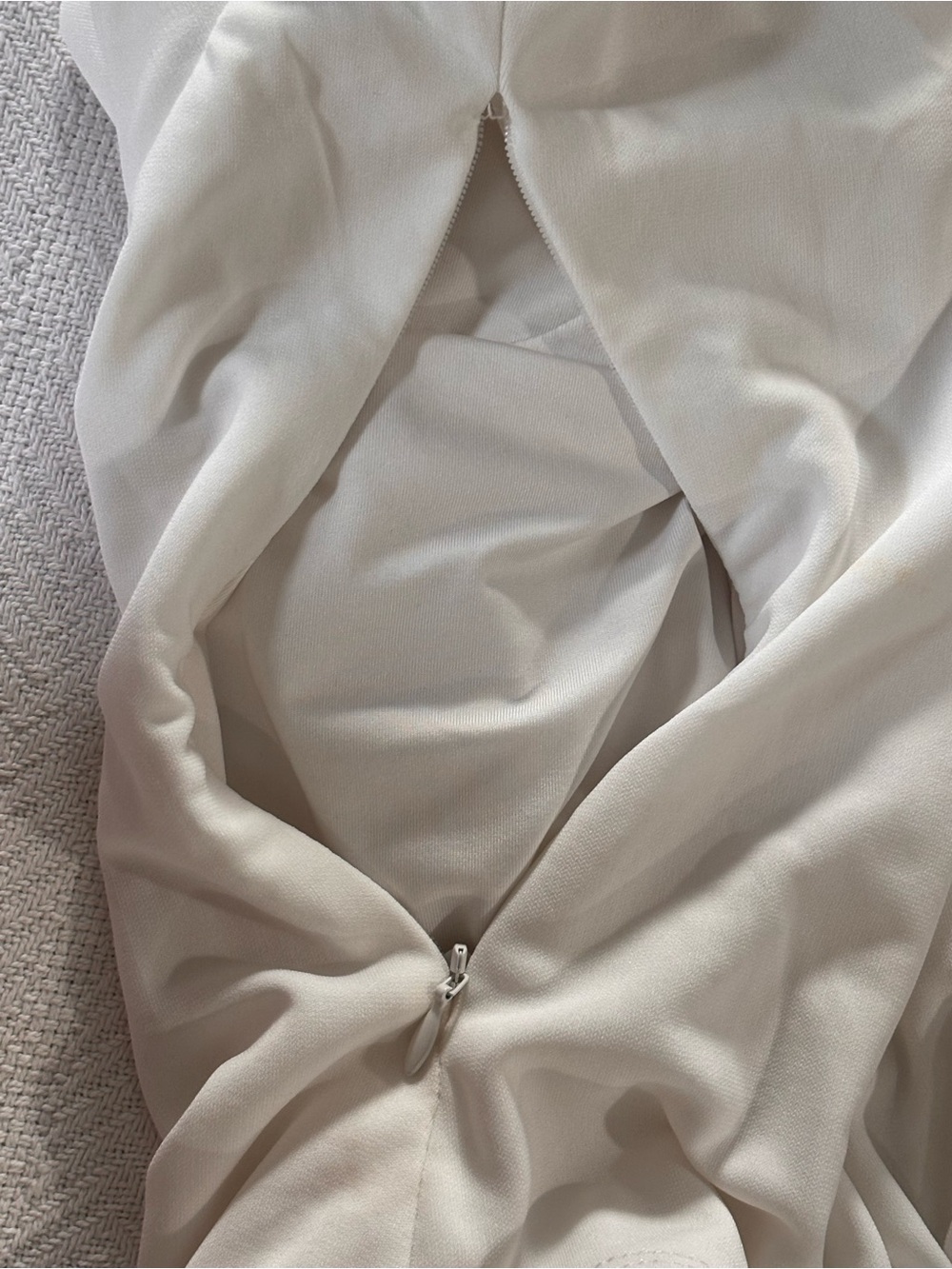 ⚪️Astr White Draped Bust Long-Sleeve Bodysuit - Picture 12 of 13